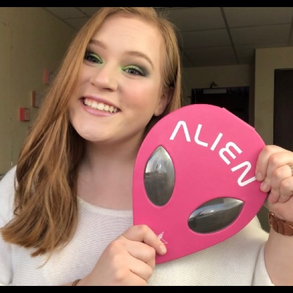 Meet your Posher, Hanne - Picture 1 of 1